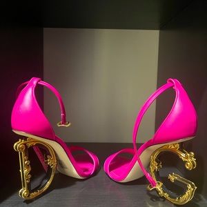 Dolce and Gabbana fuchsia “D&G” heeled sandals